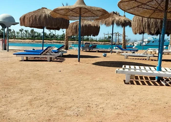 One Bedroom With Aqua View At Mirage Bay