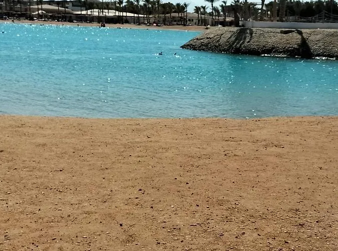 Aparthotel One Bedroom With Aqua View At Mirage Bay 4*