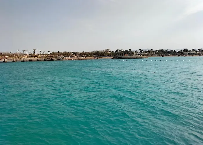 One Bedroom With Aqua View At Mirage Bay Aparthotel