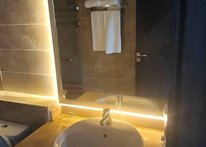 Aparthotel One Bedroom With Aqua View At Mirage Bay 4*