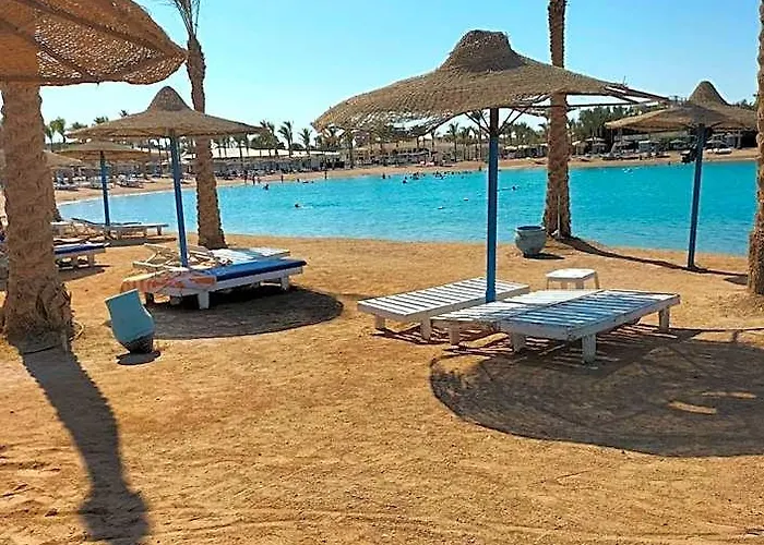 One Bedroom With Aqua View At Mirage Bay Aparthotel 4*