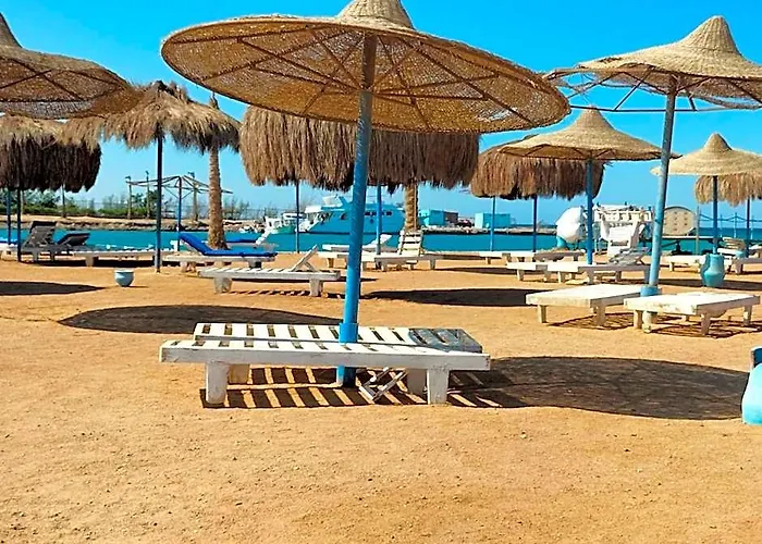 One Bedroom With Aqua View At Mirage Bay