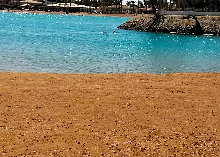 One Bedroom With Aqua View At Mirage Bay Aparthotel