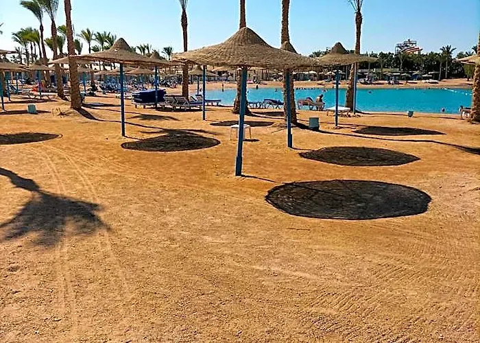 One Bedroom With Aqua View At Mirage Bay Aparthotel